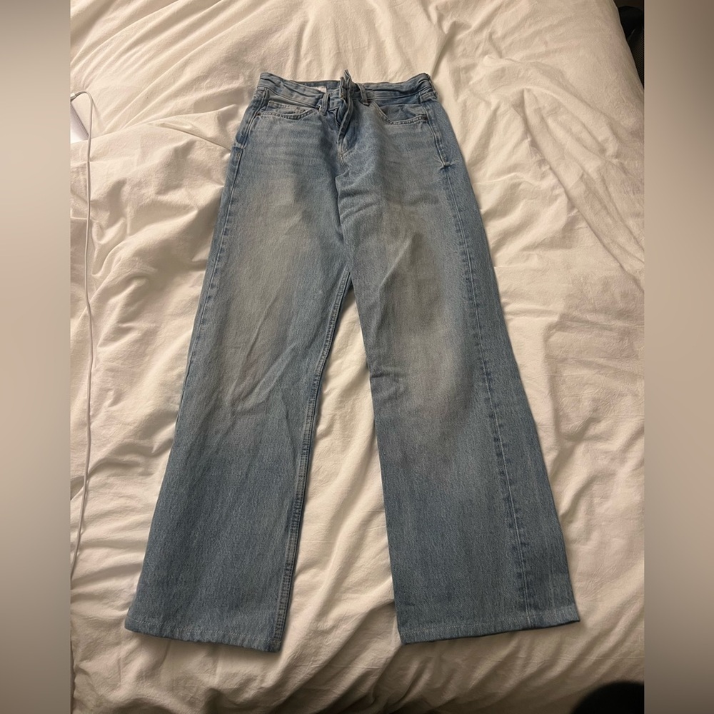 Zara Men's Relaxed Fit Jeans in Light Blue